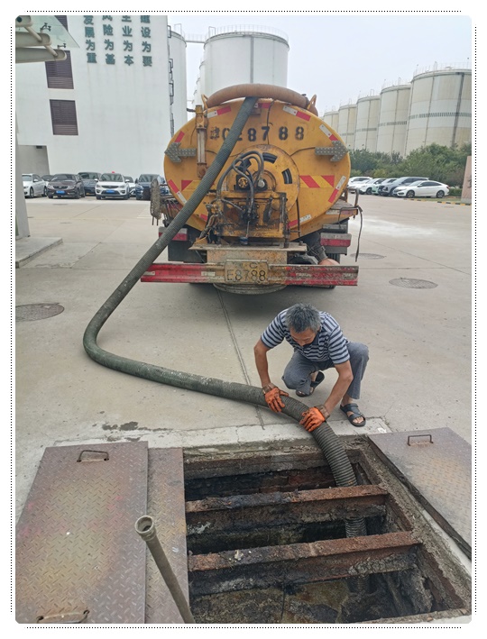 承留镇隔油池清掏