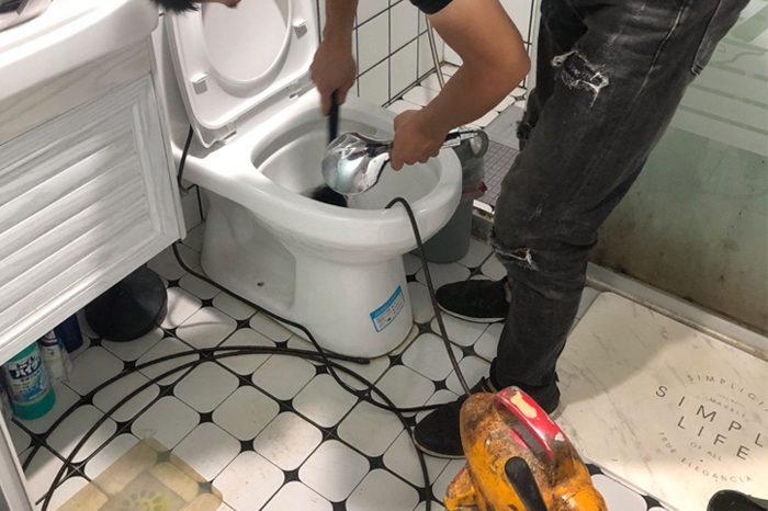 承留镇马桶堵塞自己疏通还是找师傅?专业上门服务让你省时更省心
